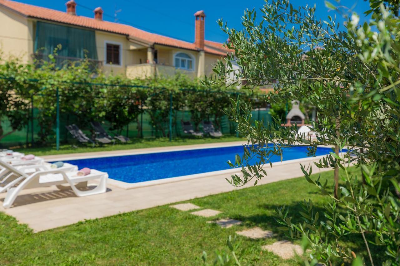 Villa Toni Umago Exterior foto