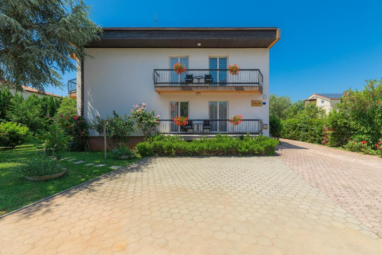 Villa Toni Umago Exterior foto
